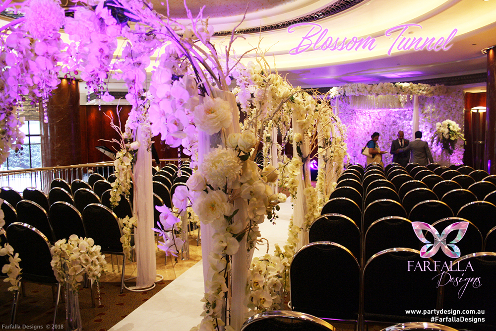 Photo 12. &nbsp;<b>Chandeliers</b>