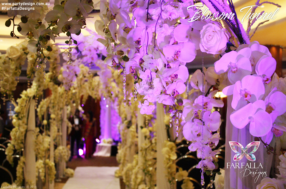 Photo 14. &nbsp;<b>Chandeliers</b>