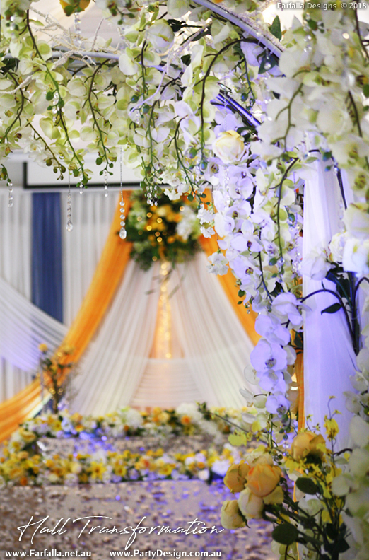 Photo 19. &nbsp;<b>Chandeliers</b>