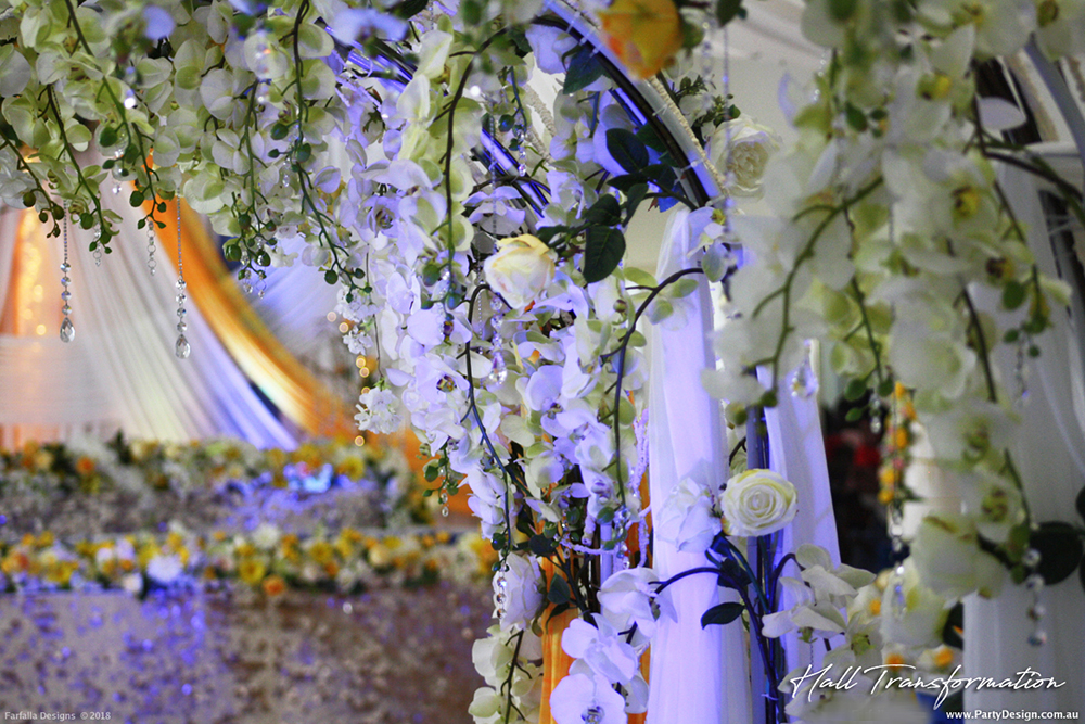 Photo 22. &nbsp;<b>Chandeliers</b>