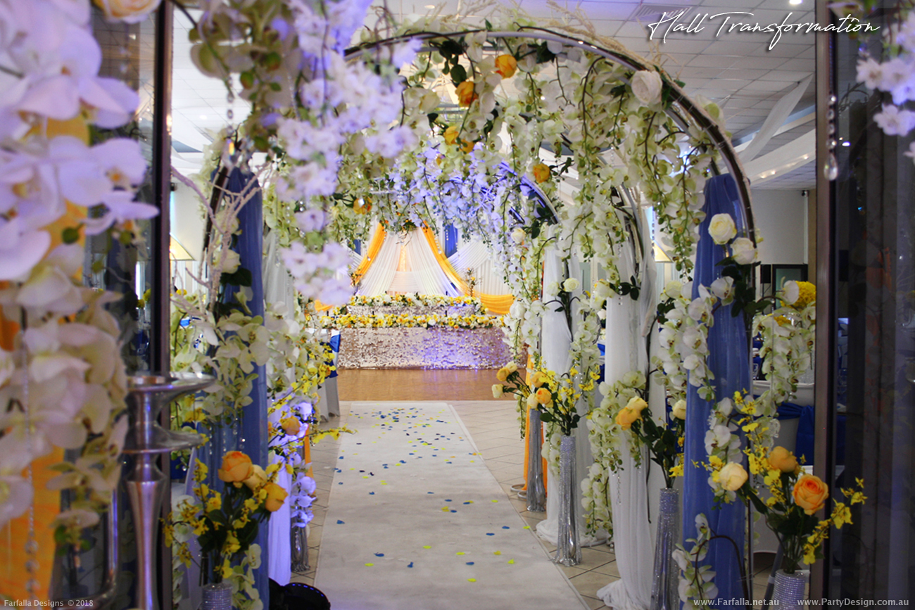 Photo 23. &nbsp;<b>Chandeliers</b>