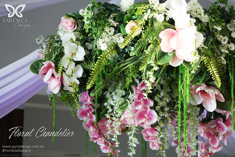 Photo 15. &nbsp;<b>Chandeliers</b>