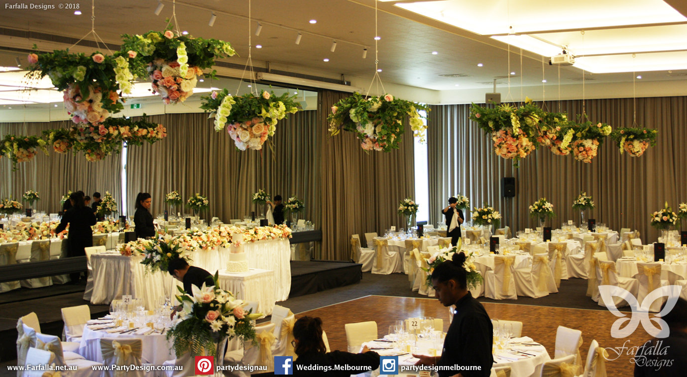 Photo 18. &nbsp;<b>Chandeliers</b>